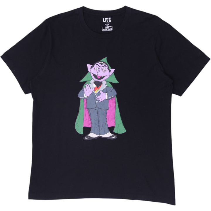 Mens Uniqlo x KAWS Sesame Street Count Von Count T-Shirt Size L