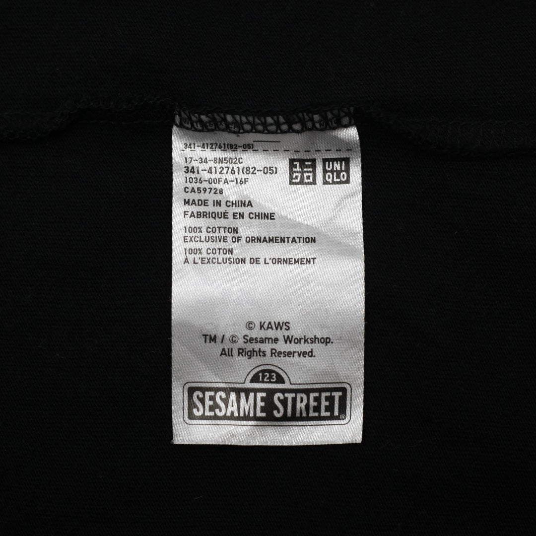Mens Uniqlo x KAWS Sesame Street Count Von Count T-Shirt Size L