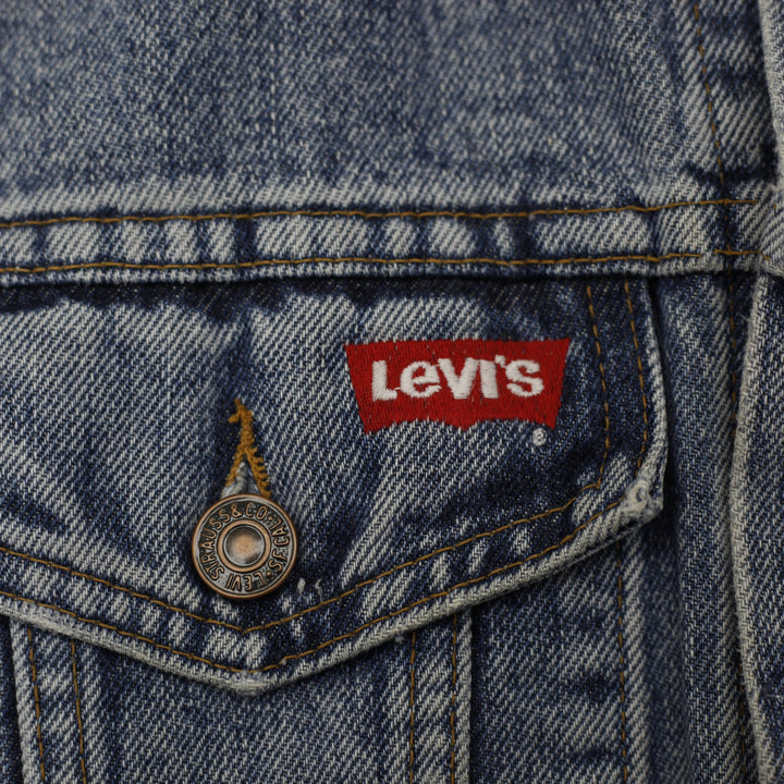 Vintage Levis Trucker Jacket Washed Blue Denim PolyGram Graphic
