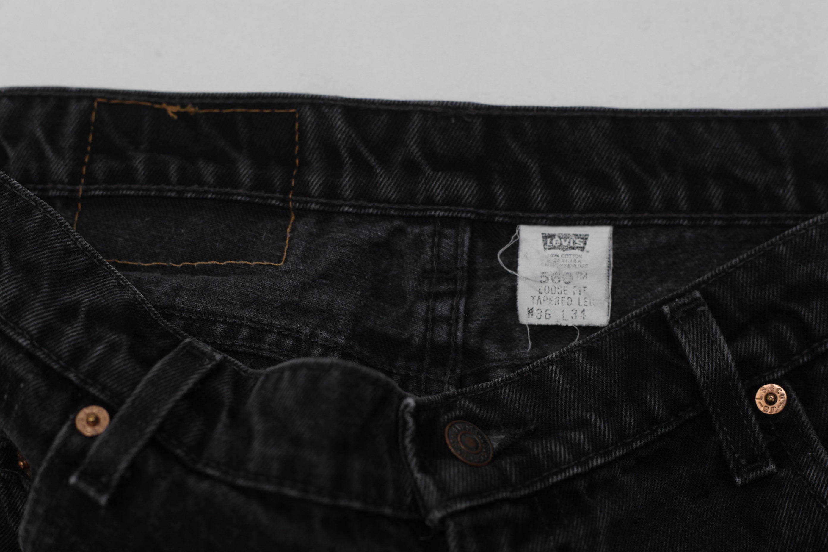 Shop Vintage Levis 560 Loose Fit Tapered Leg Jeans | Fashion Rerun