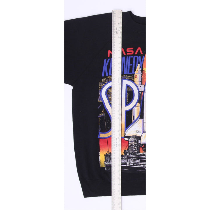 Vintage 90s NASA Kennedy Space Center Sweatshirt Made in USA Size L | Migration_Sweatshirts - View 7 | Fashion Rerun