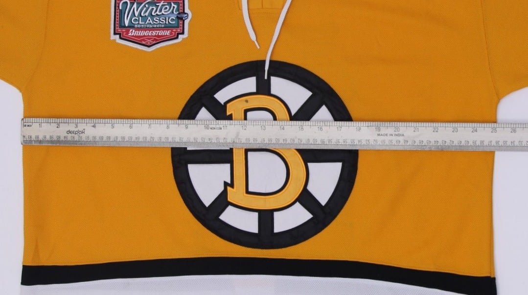Vintage Boston Bruins Milan Lucic 2010 Winter Classic Reebok NHL Hockey Jersey