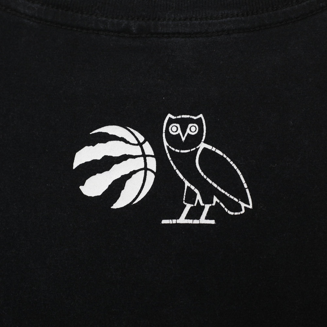 OVO x Toronto Raptors NBA Logo T-Shirt | Migration_T-Shirts SW COLLECTION - Detail View | Fashion Rerun