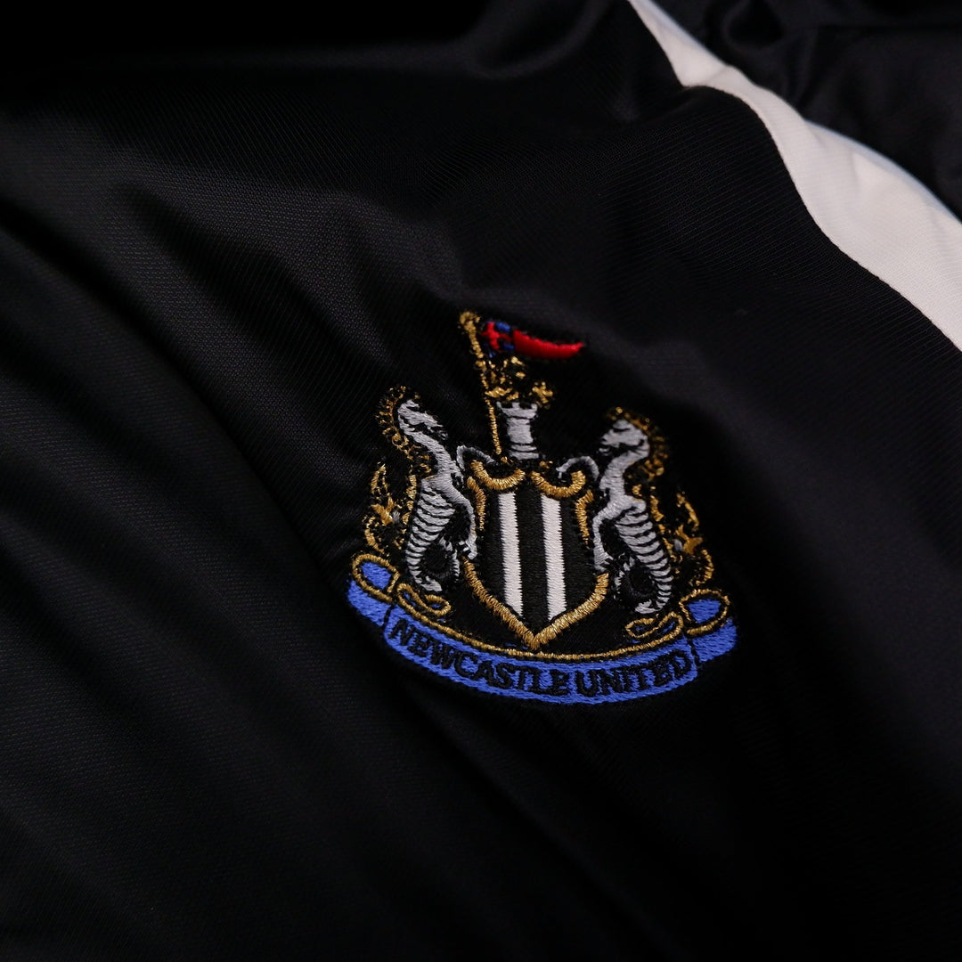 Vintage Mens Adidas Puffer Jacket Black Newcastle United Logo Hooded