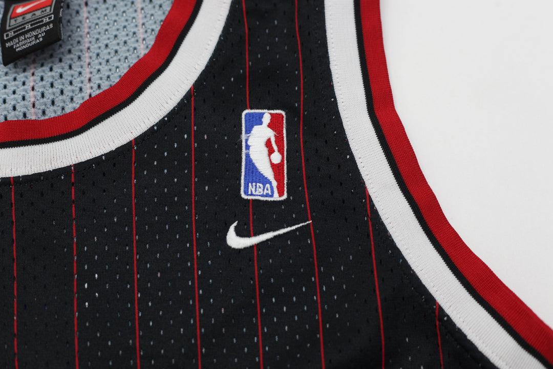 90's Vintage Nike Team NBA Chicago Bulls Jordan 23 Basketball Jersey