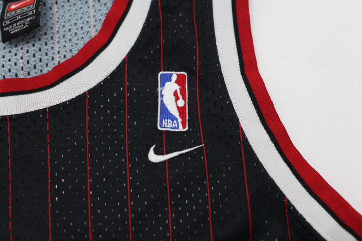 90's Vintage Nike Team NBA Chicago Bulls Jordan 23 Basketball Jersey