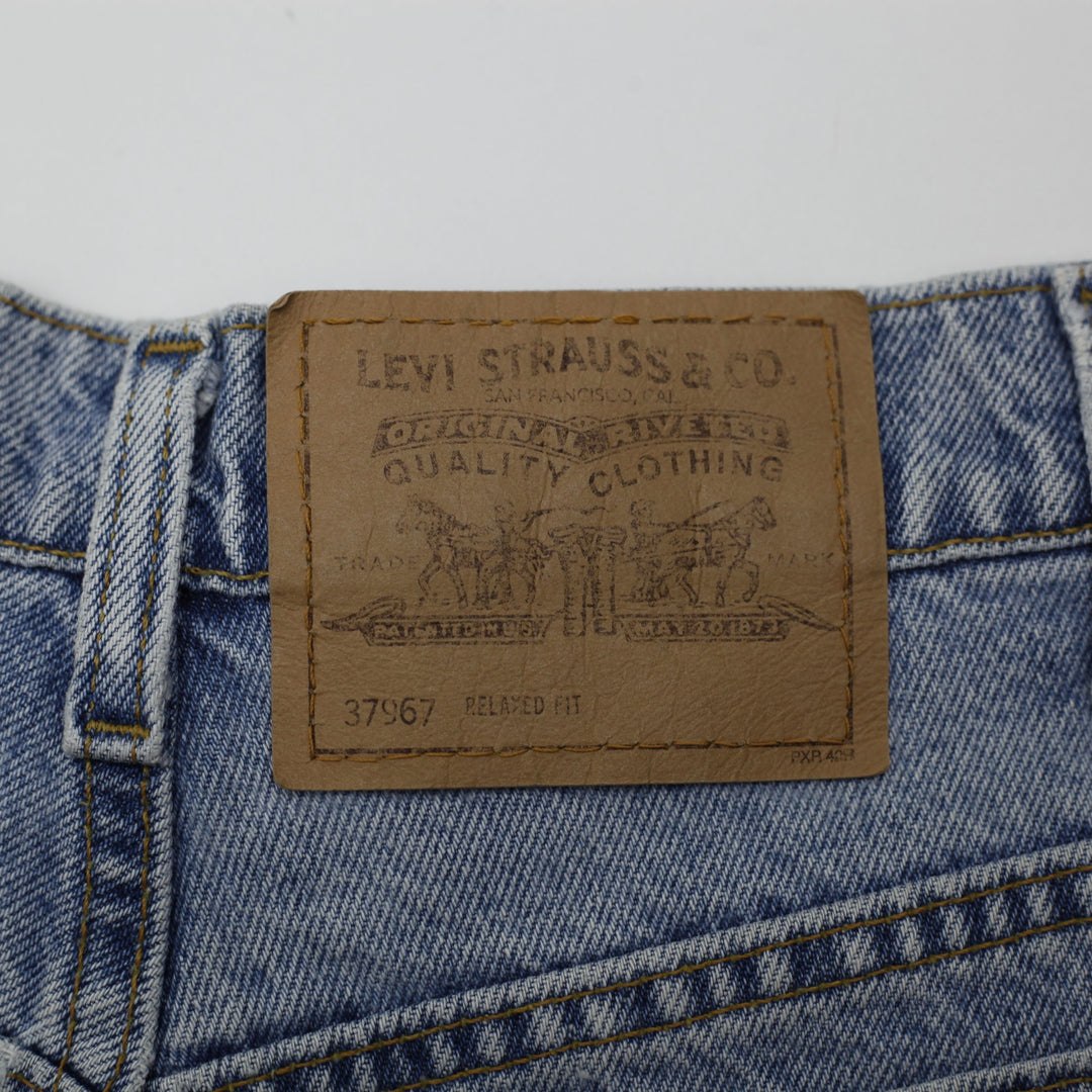 Ladies Levis 967 Relaxed Fit Denim Shorts Size 9 JR | Migration_Shorts - Alternate View | Fashion Rerun