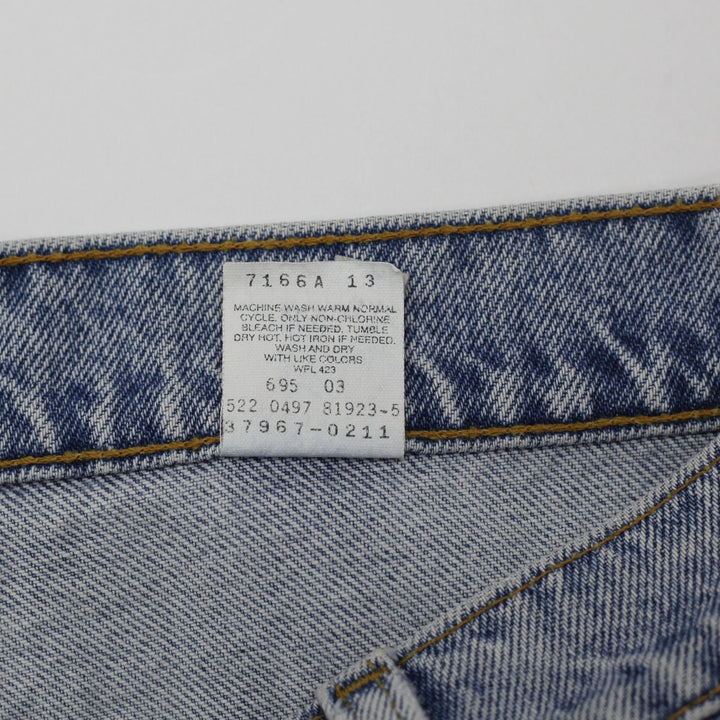 Ladies Levis 967 Relaxed Fit Denim Shorts Size 9 JR | Migration_Shorts - Detail View | Fashion Rerun