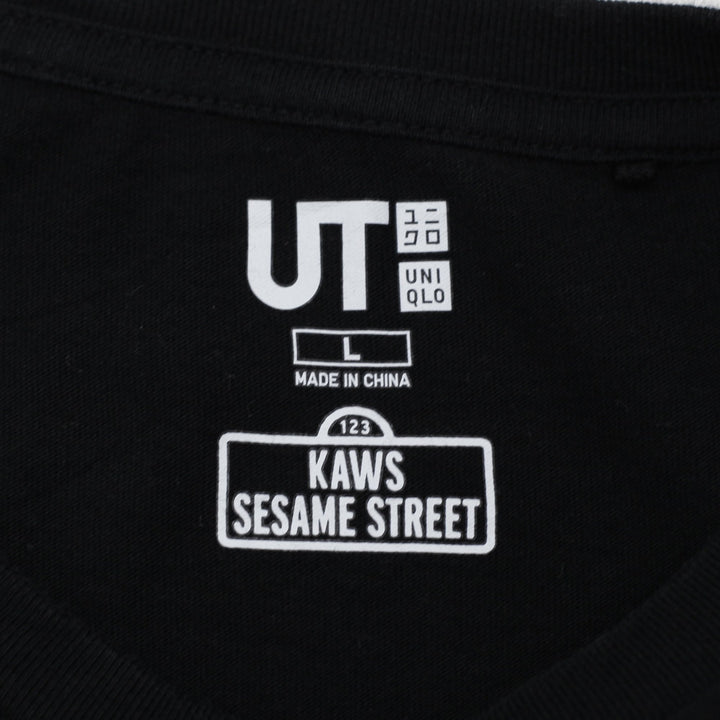 Mens Uniqlo KAWS x Uniqlo Sesame Street Elmo & BFF Black Graphic T-Shirt