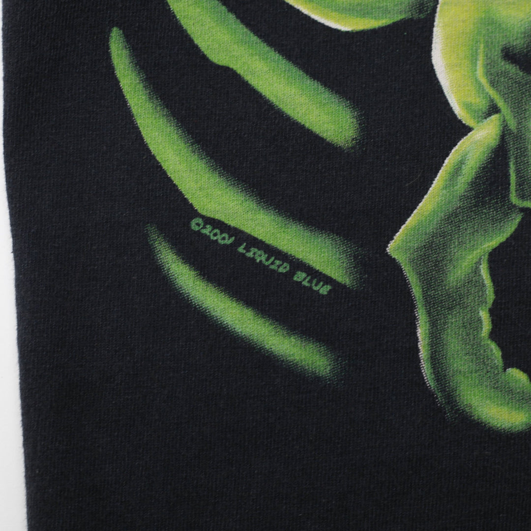 Vintage 2001 Liquid Blue "Skull Pile" Graphic T-Shirt Size M | Migration_T-Shirts - Detail View | Fashion Rerun